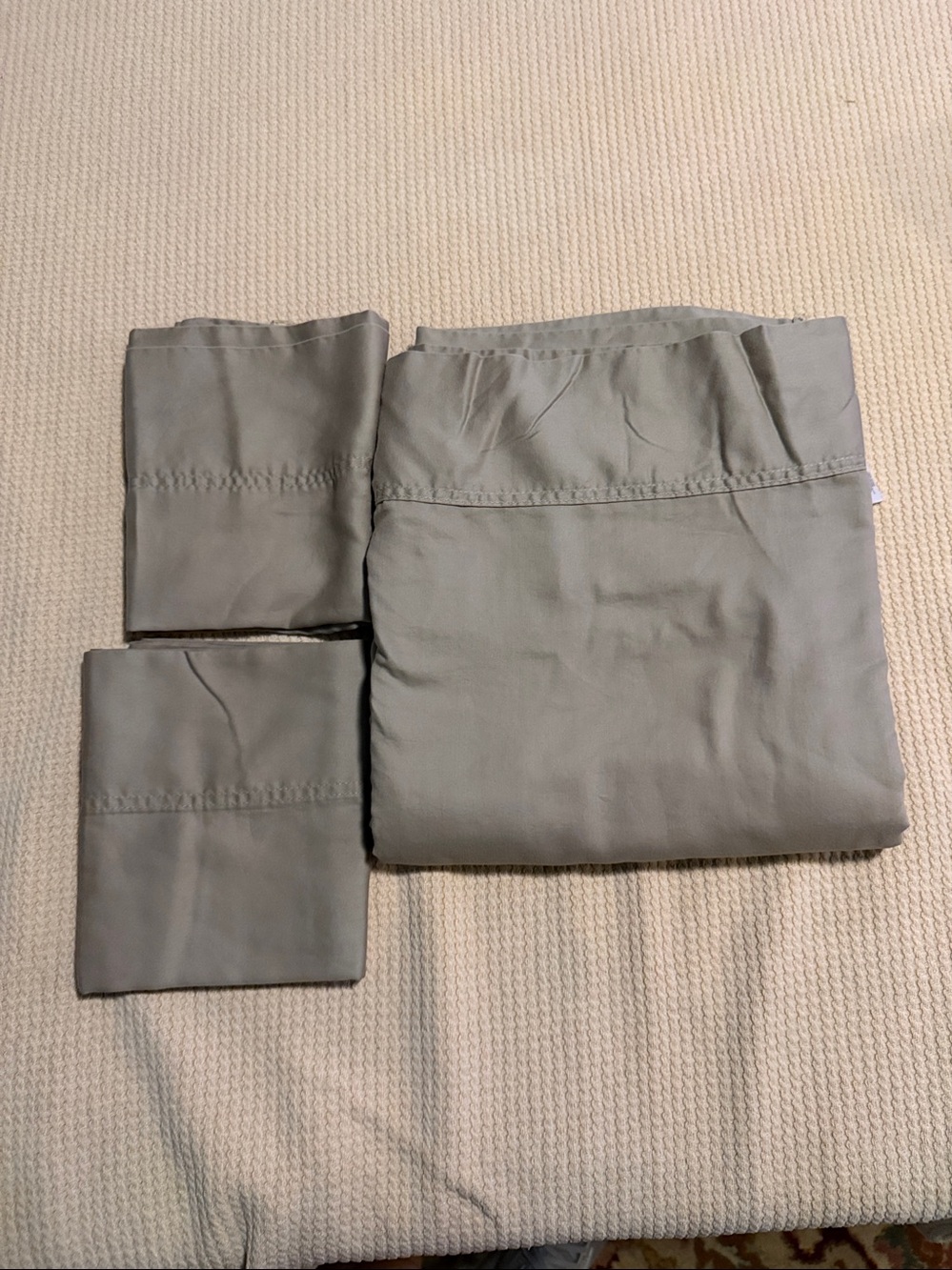 Better Homes & Gardens Flat Sheet and 2 Pillowcases